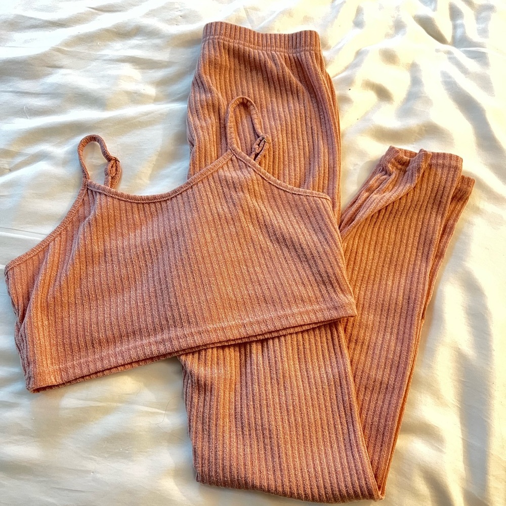 Cute blush pink knit set - size medium